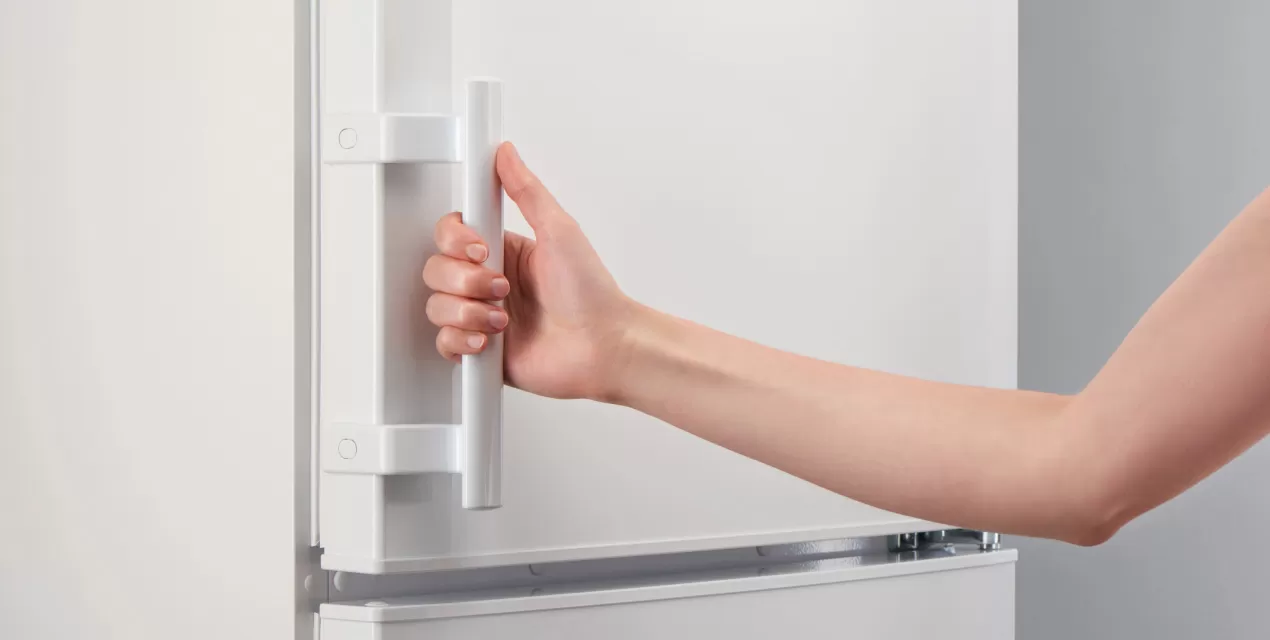 Fridge door closed tightly to maintain efficiency