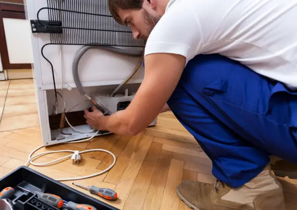 RightFix technician is fixing Fridge